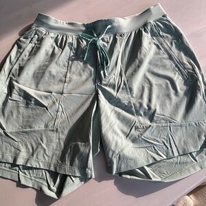 Lululemon License to Train Linerless Short 7", Breeze Blue (Greenish), Size XL